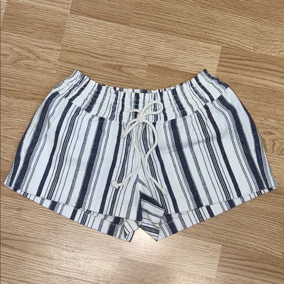 Roxy White and Blue Shorts with Vertical Stripes - Picture 1 of 8